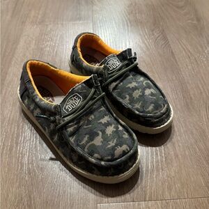 Hey Dude Wally Came Dino Slip-On
Casual Shoes Youth 3- Comfy Lightweight